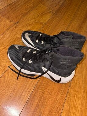 Nike Zoom Clear Out Basketball Shoes